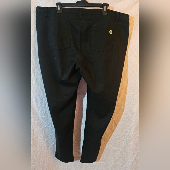 Michael Kors Black Skinny Pants with Gold Button - Picture 3 of 3